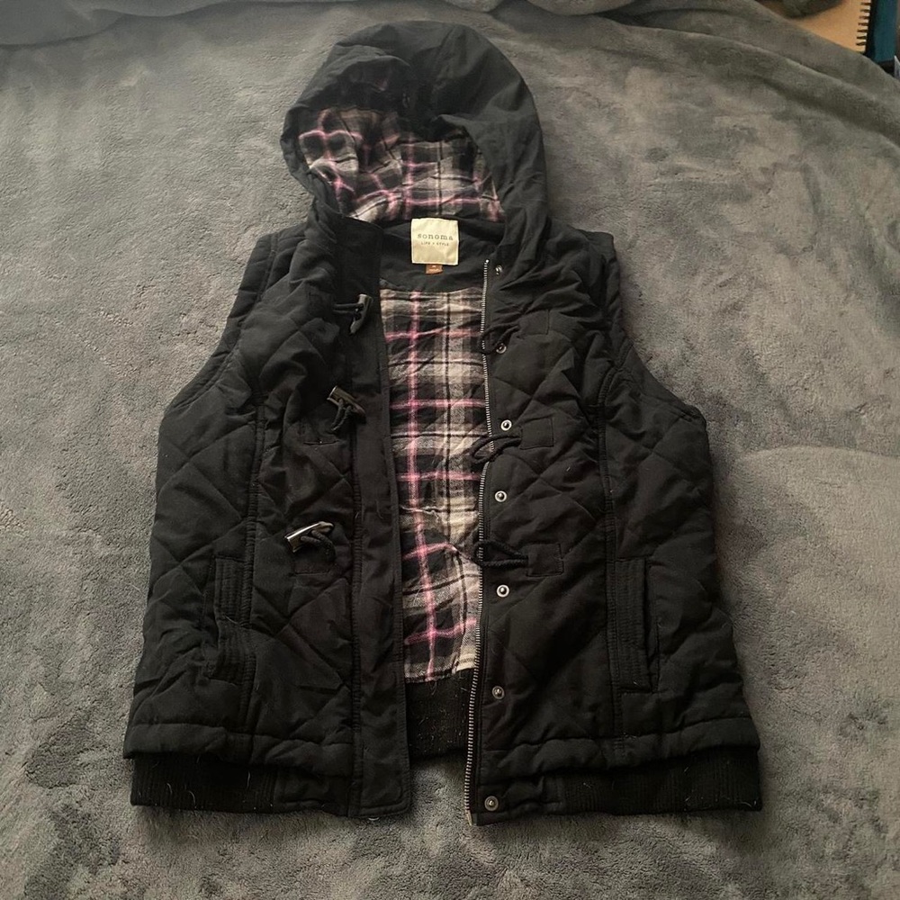 Women’s black winter vest